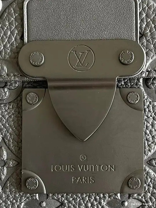 Affordable LOUIS VUITTON A4 S POUCH LOCK 0527